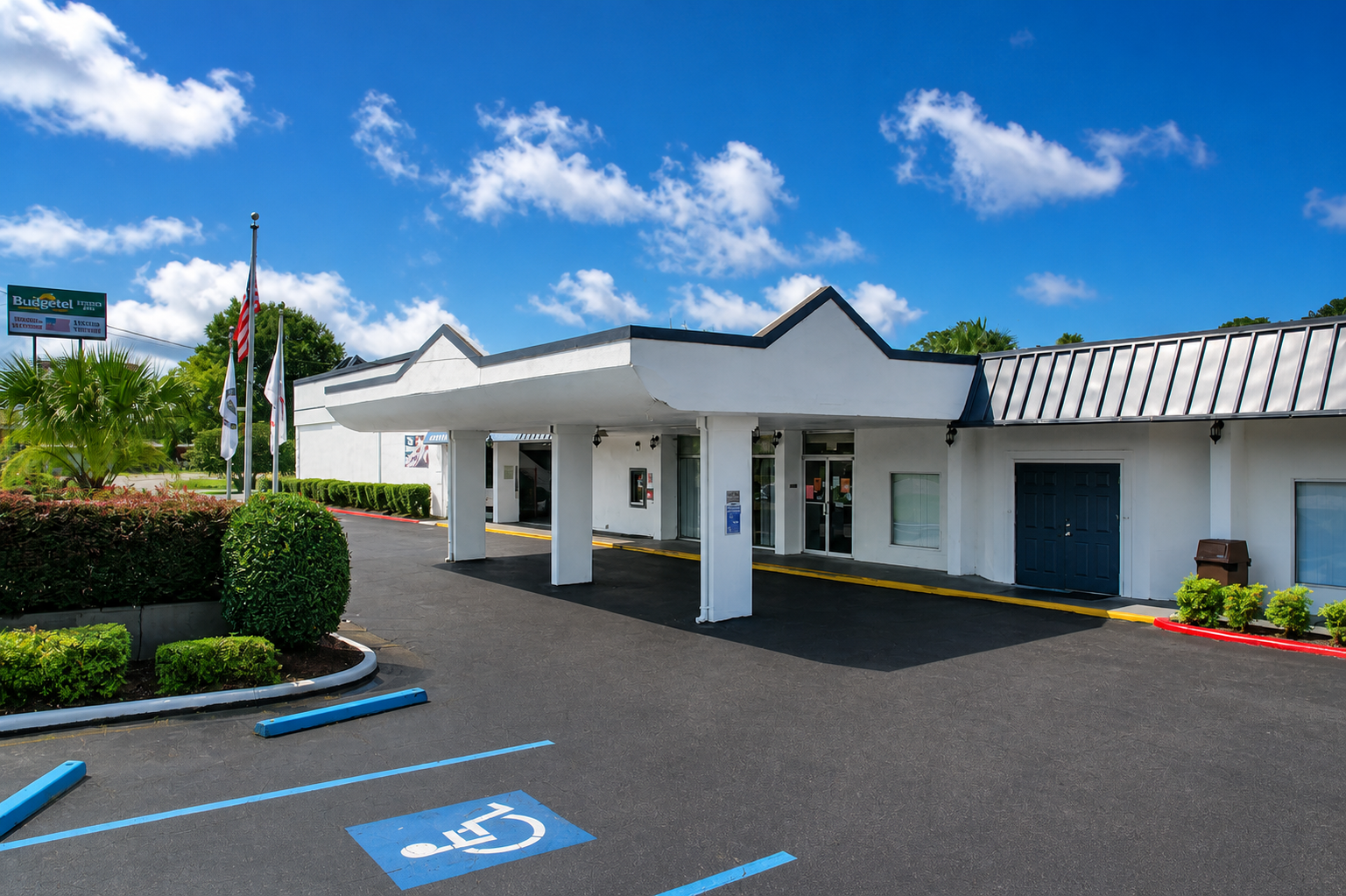 Budgetel Inn & Suites Columbus Georgia exterior