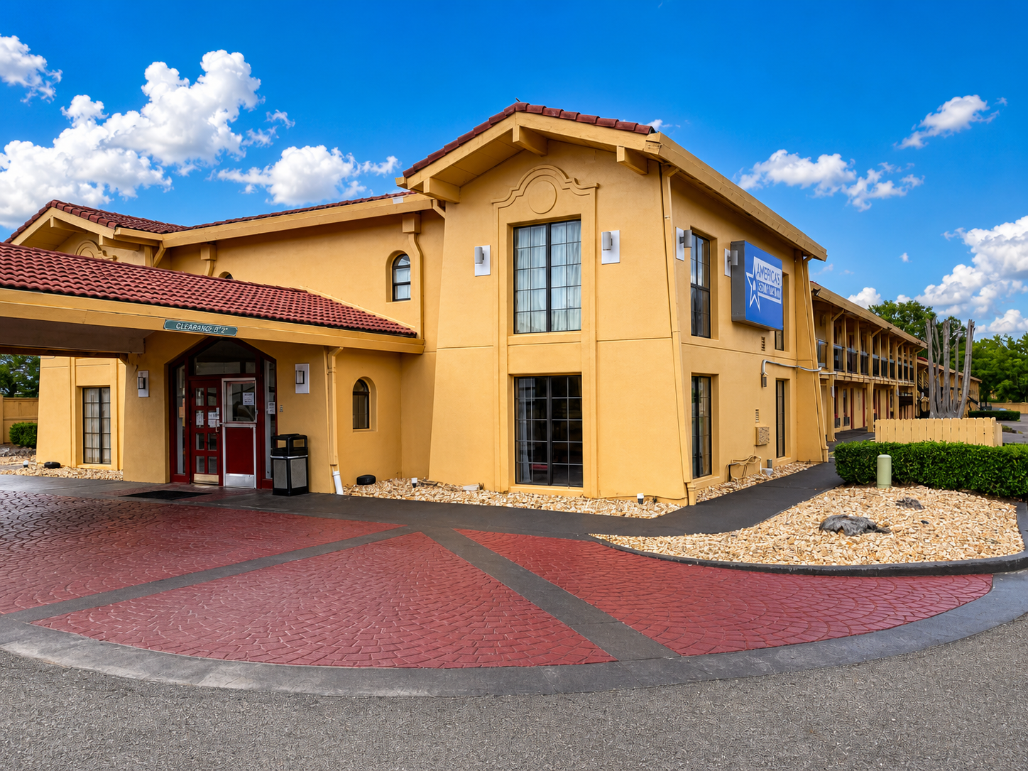 WeeklyStay Montgomery hotel exterior
