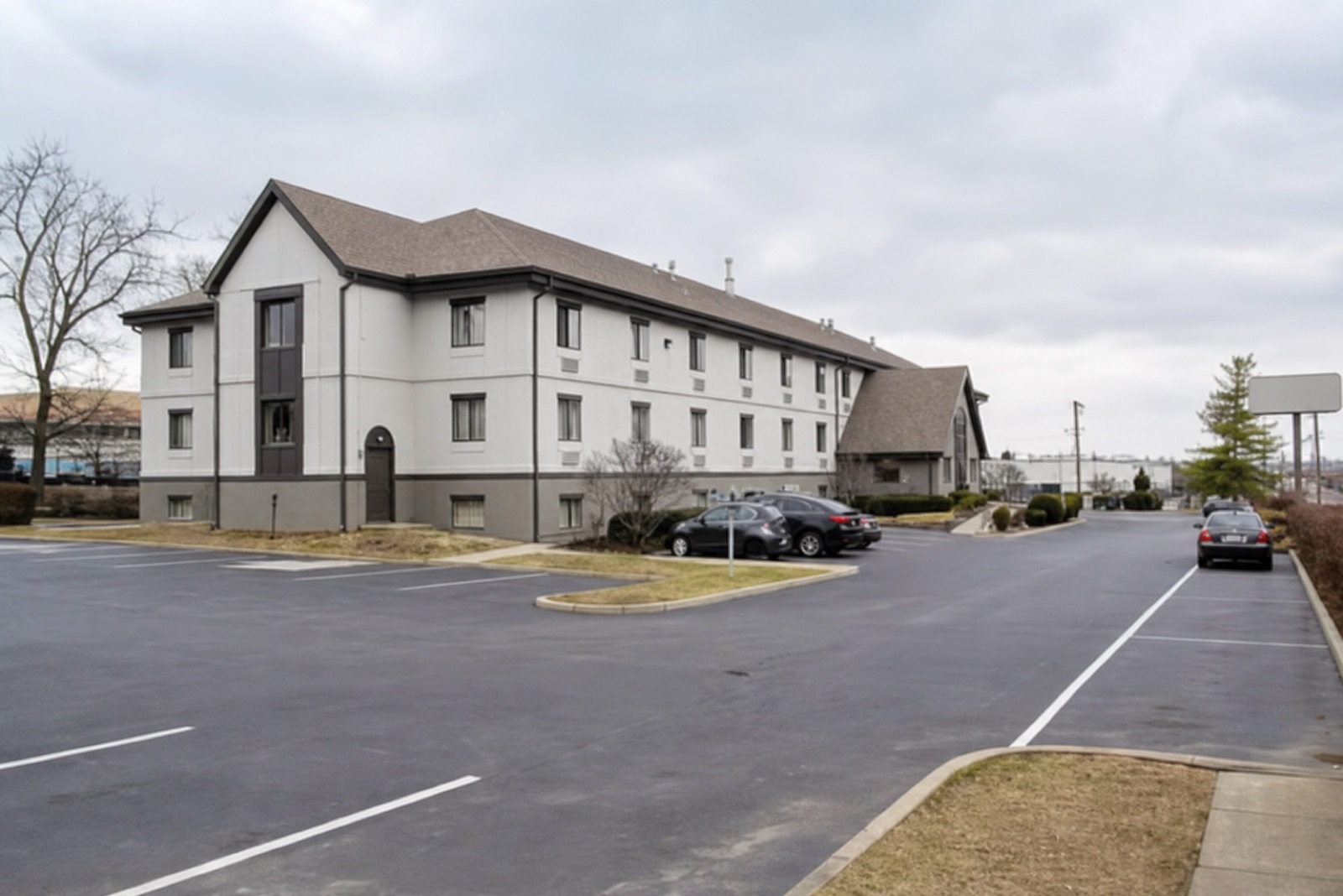 WeeklyStay Springdale hotel exterior